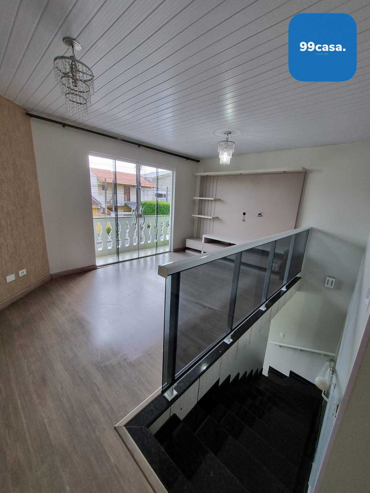 Sobrado Amplo com 3 Quartos, Suíte, Mezanino e Churrasqueira  ...