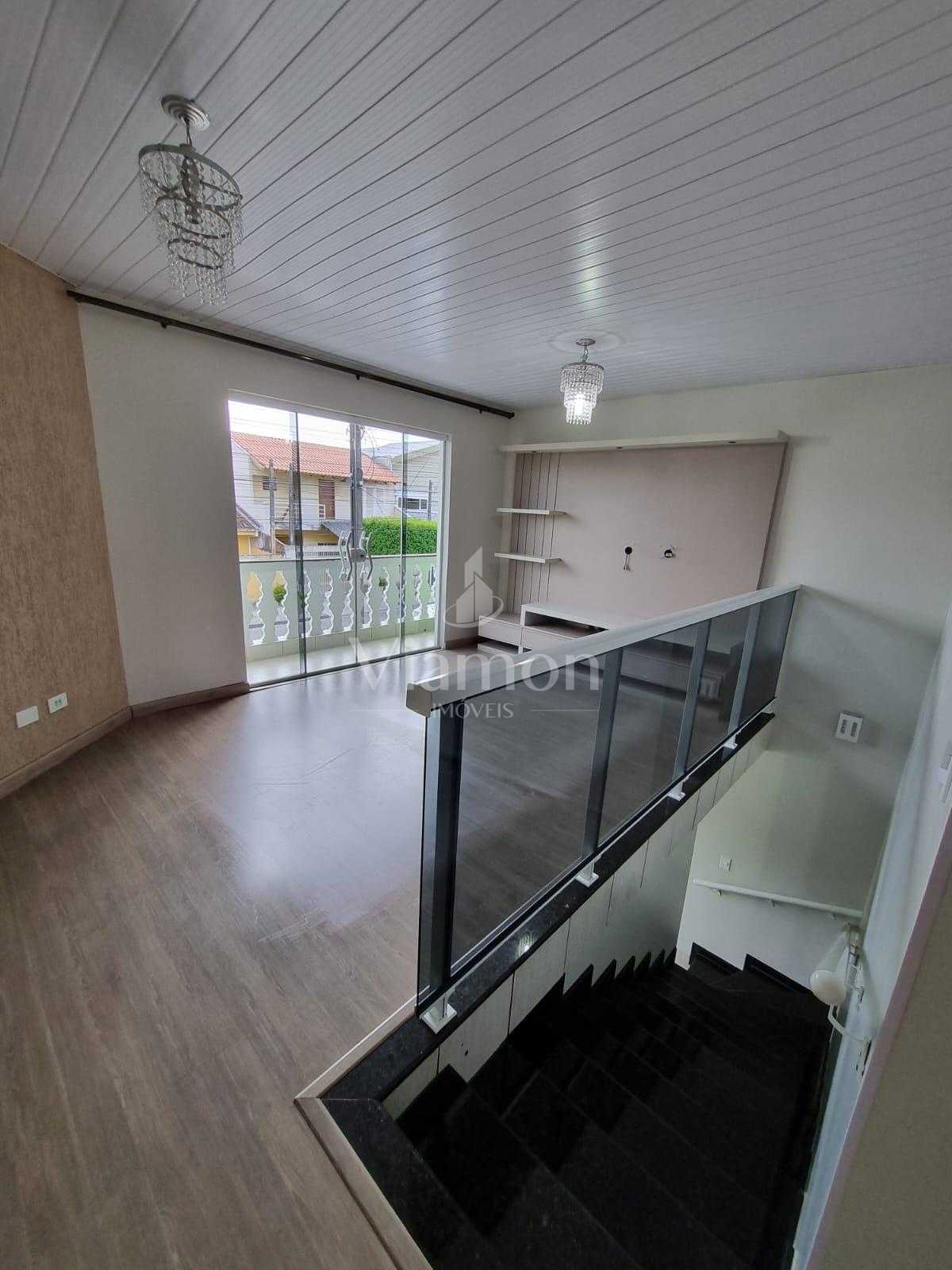 Sobrado Amplo com 3 Quartos, Suíte, Mezanino e Churrasqueira  ...