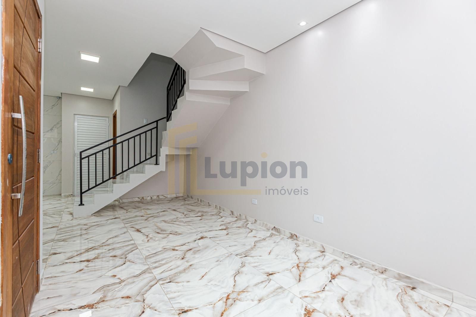 Sobrado Moderno com 2 Suítes, Sala Integrada e Terreno Exclusi...