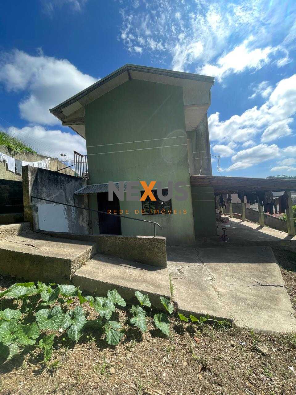 Viva com liberdade e conforto! Terreno com 2 casas em Campo Ma...