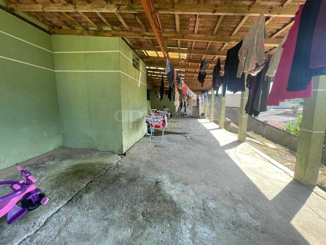 Viva com liberdade e conforto  Terreno com 2 casas em Campo Ma...