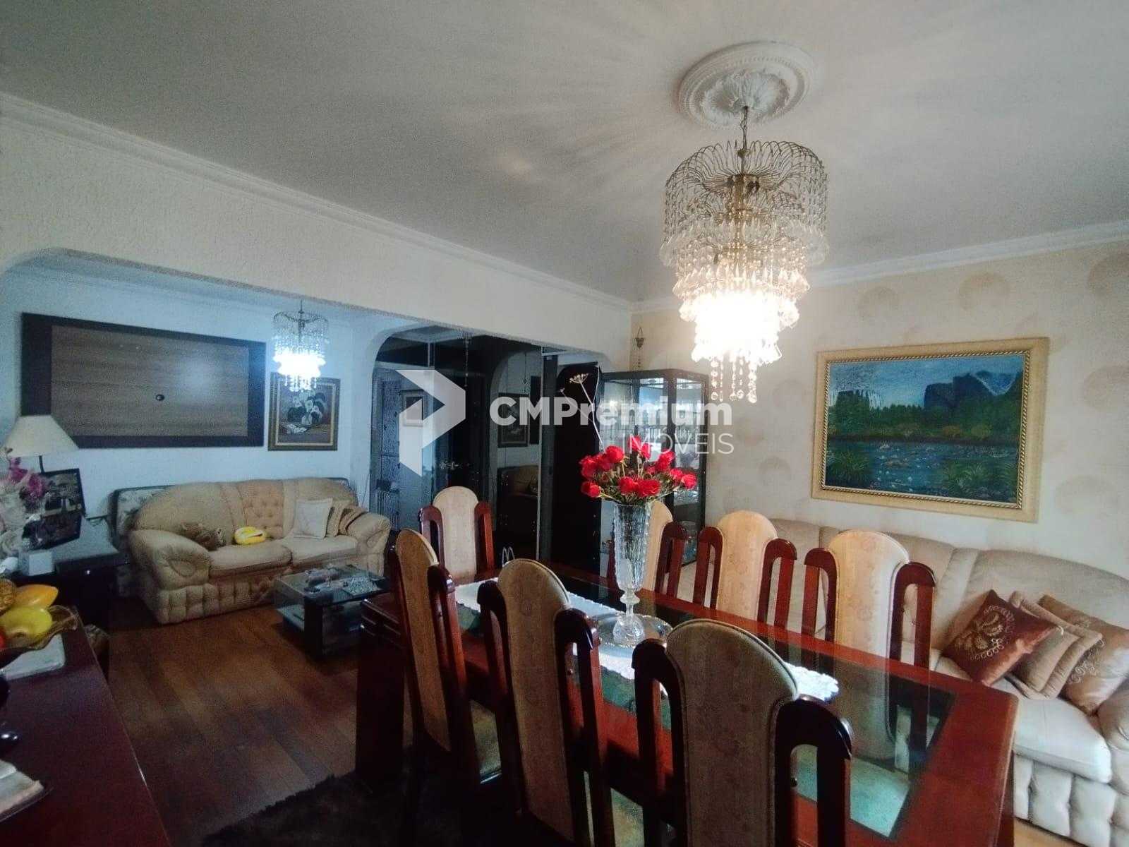 Casa à Venda no Bairro Xaxim, Curitiba  3 Quartos, Suíte e Chu...