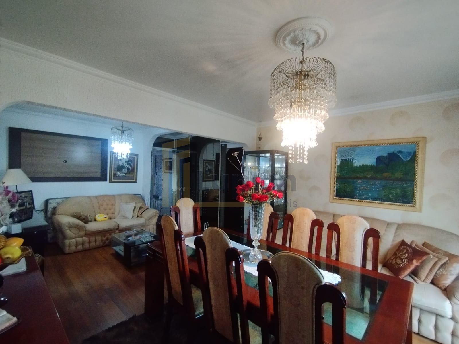 Casa à Venda no Bairro Xaxim, Curitiba  3 Quartos, Suíte e Chu...