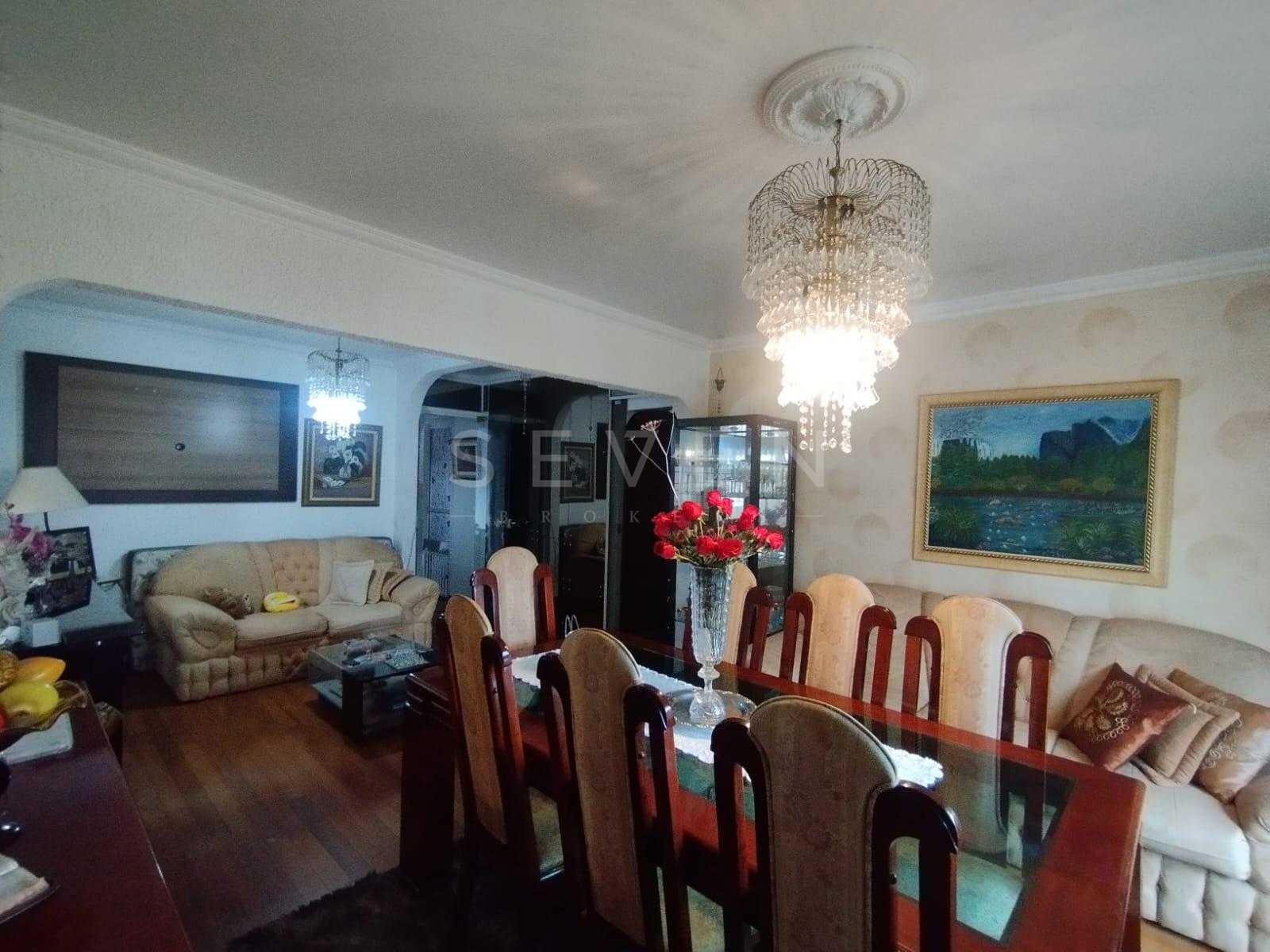 Casa à Venda no Bairro Xaxim, Curitiba  3 Quartos, Suíte e Chu...