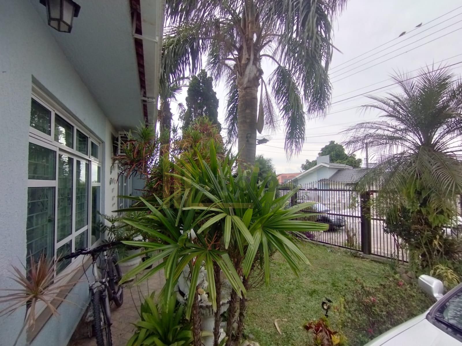 Casa à Venda no Bairro Xaxim, Curitiba  3 Quartos, Suíte e Chu...