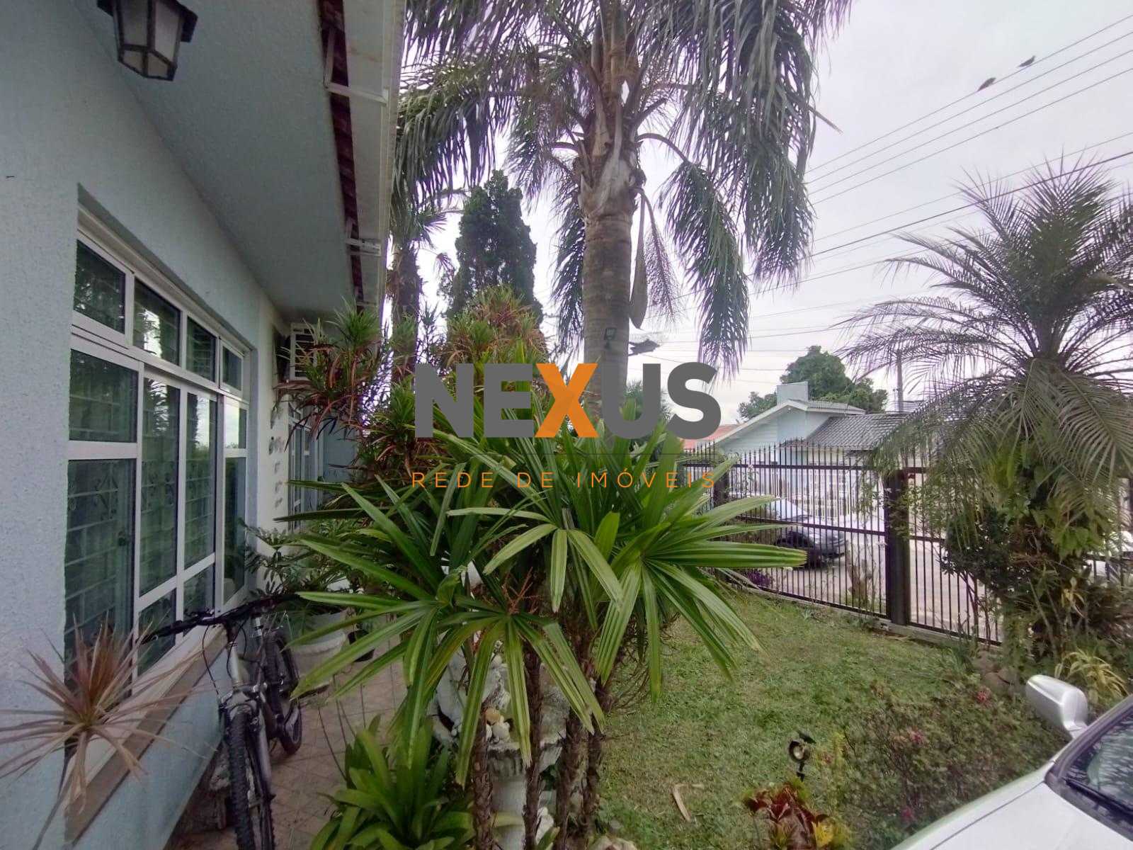 Casa à Venda no Bairro Xaxim, Curitiba  3 Quartos, Suíte e Chu...