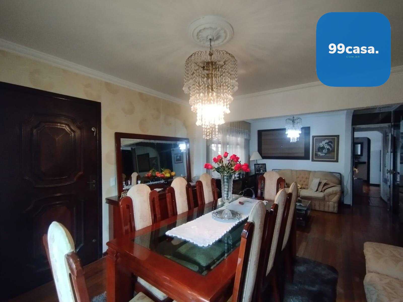 Casa à Venda no Bairro Xaxim, Curitiba  3 Quartos, Suíte e Chu...