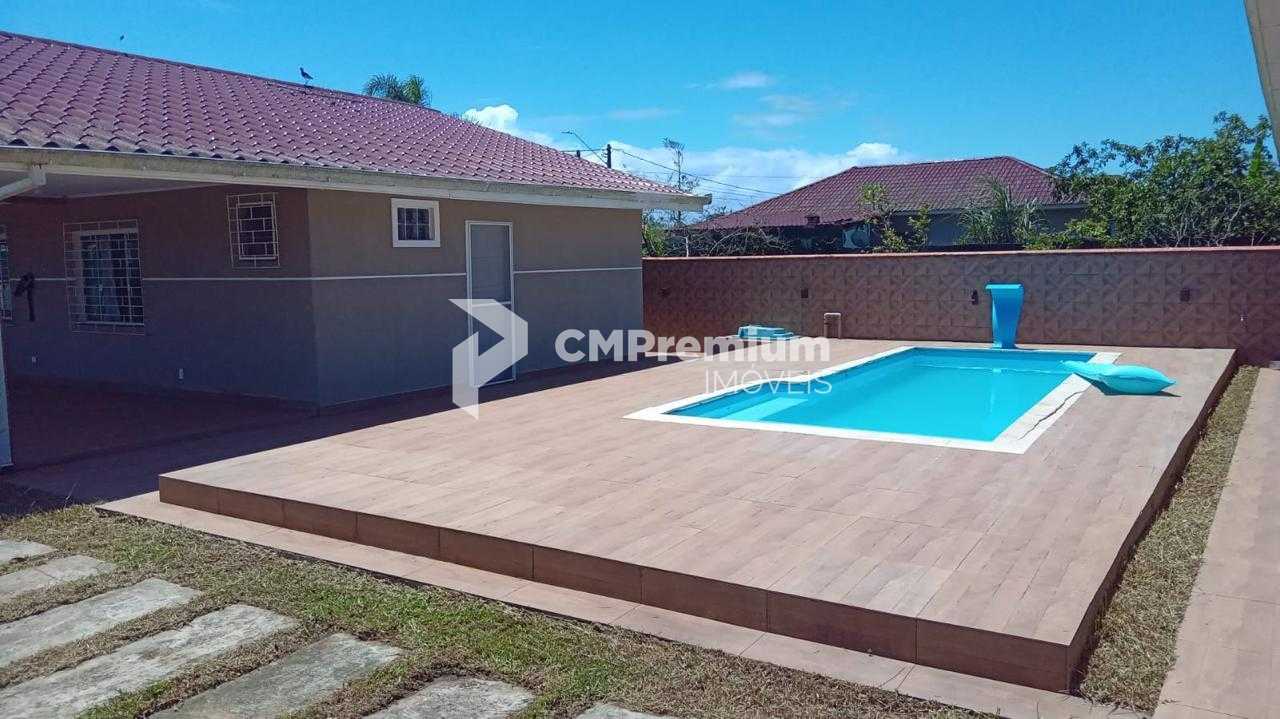 Duas casas no mesmo terreno com piscina e área gourmet, a 700m...