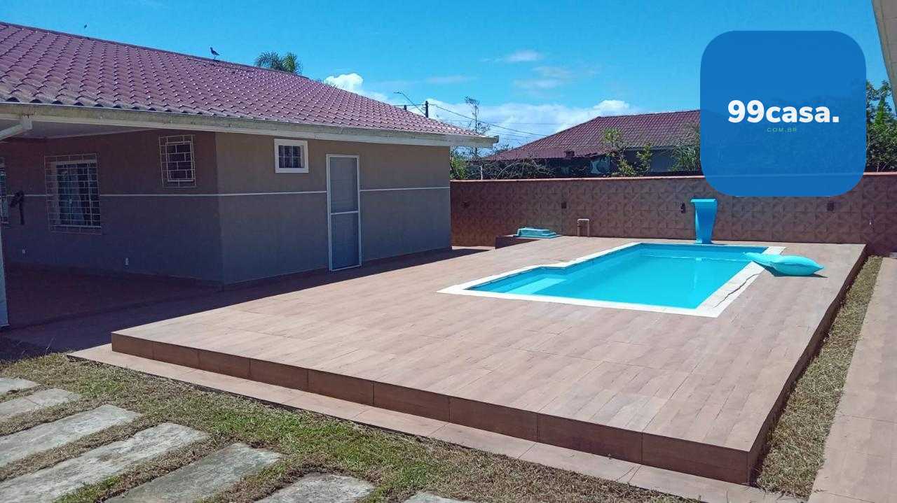 Duas casas no mesmo terreno com piscina e área gourmet, a 700m...