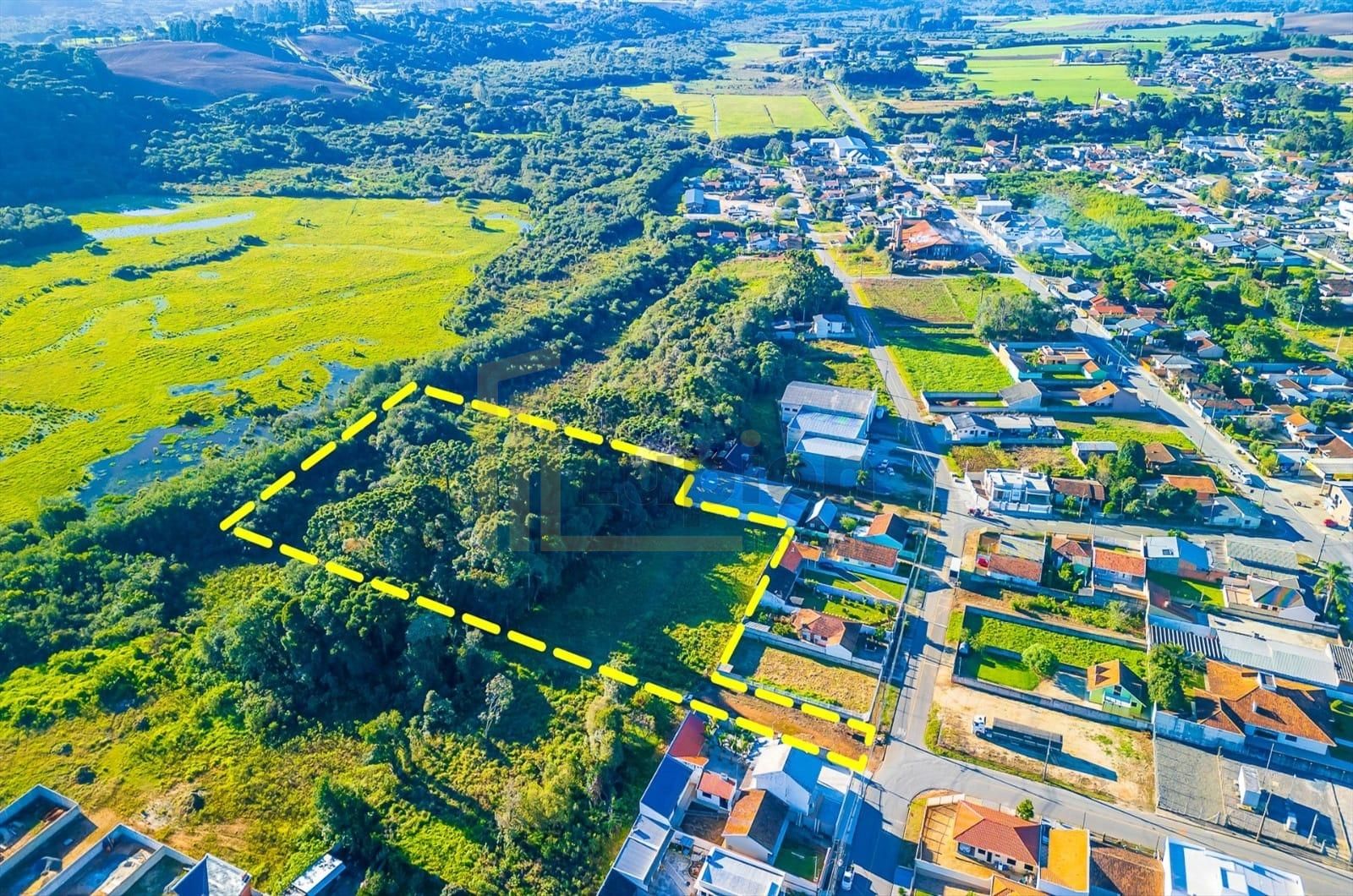 Terreno de 18.138 m  à Venda em Balsa Nova com Projeto para 14...