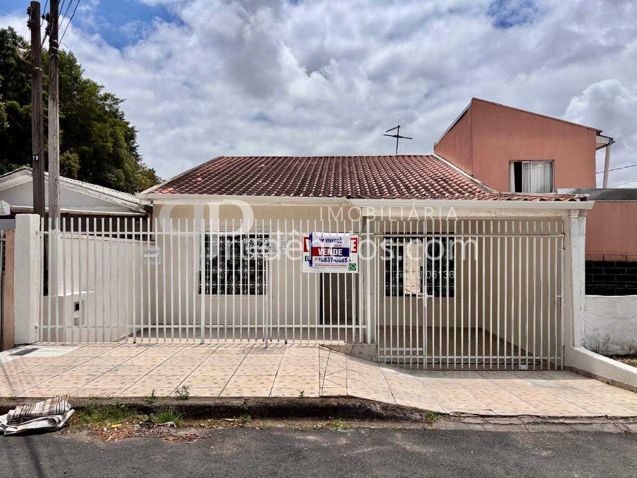 Casa Reformada no Fazendinha  Conforto, Localização Excelente ...