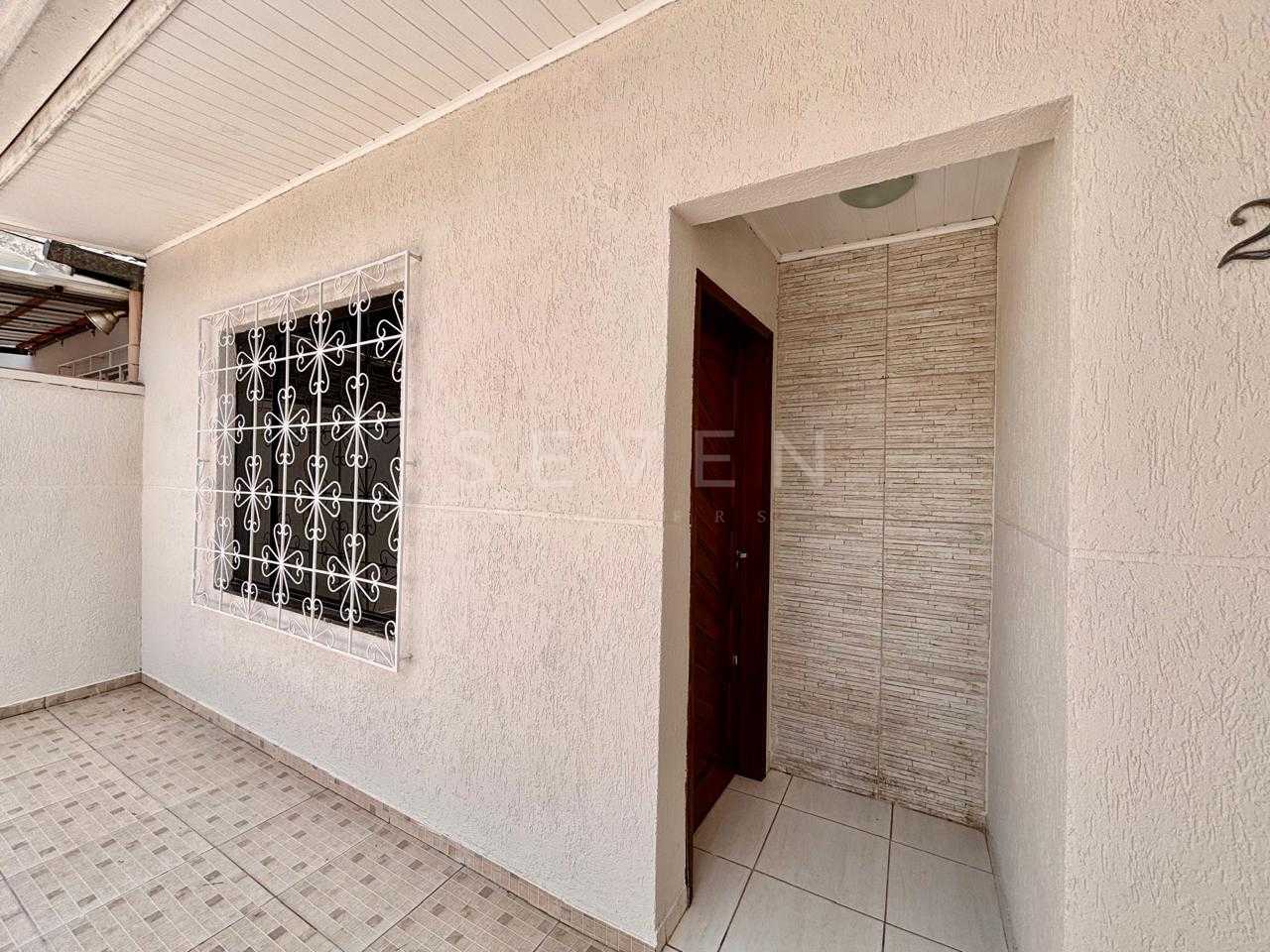 Casa Reformada no Fazendinha  Conforto, Localização Excelente ...