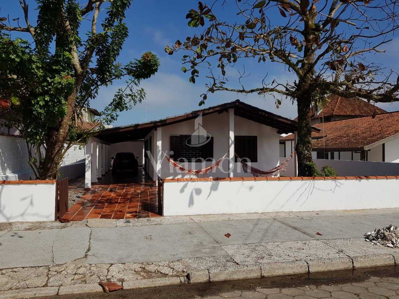 Casa à Venda em Praia de Leste  400m do Mar, 3 Dorms, Terreno ...