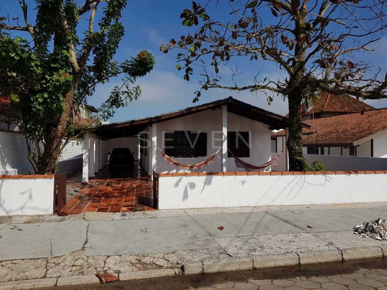 Casa à Venda em Praia de Leste  400m do Mar, 3 Dorms, Terreno ...