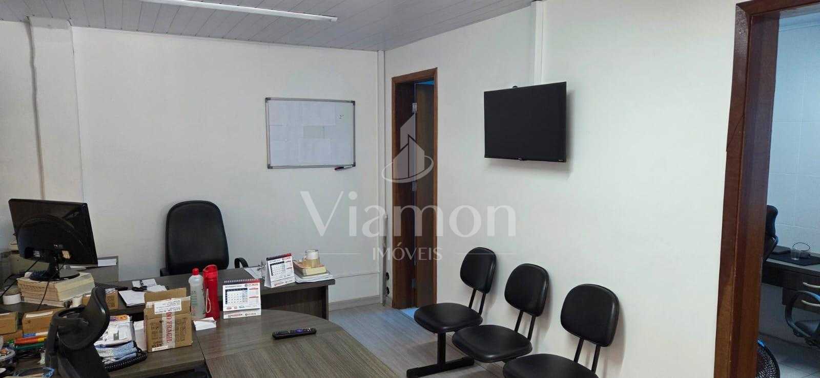 Barracão no CIC com 240 m , terreno de 480 m , pé-direito alto...