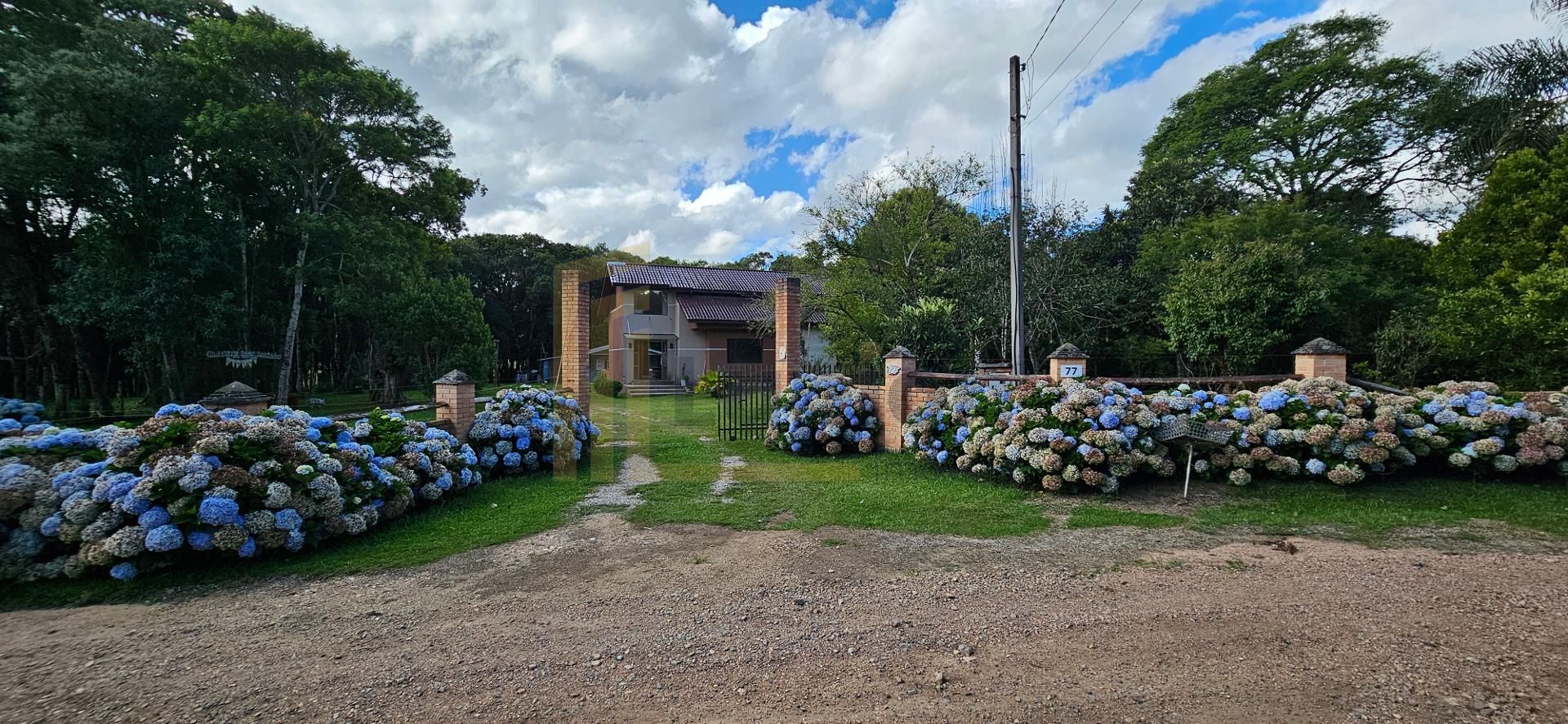 Excelente chácara em condomínio, plana, 03 suítes e piscina. S...