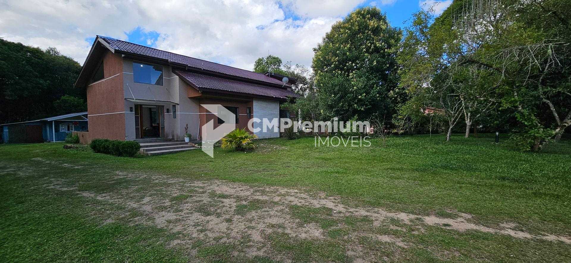 Excelente chácara em condomínio, plana, 03 suítes e piscina. S...