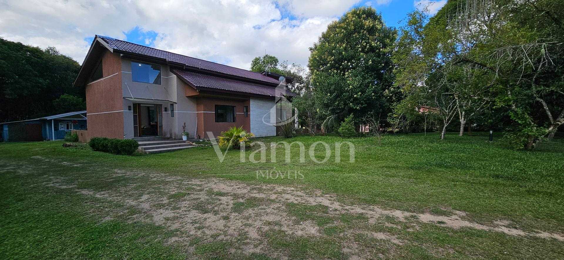 Excelente chácara em condomínio, plana, 03 suítes e piscina. S...