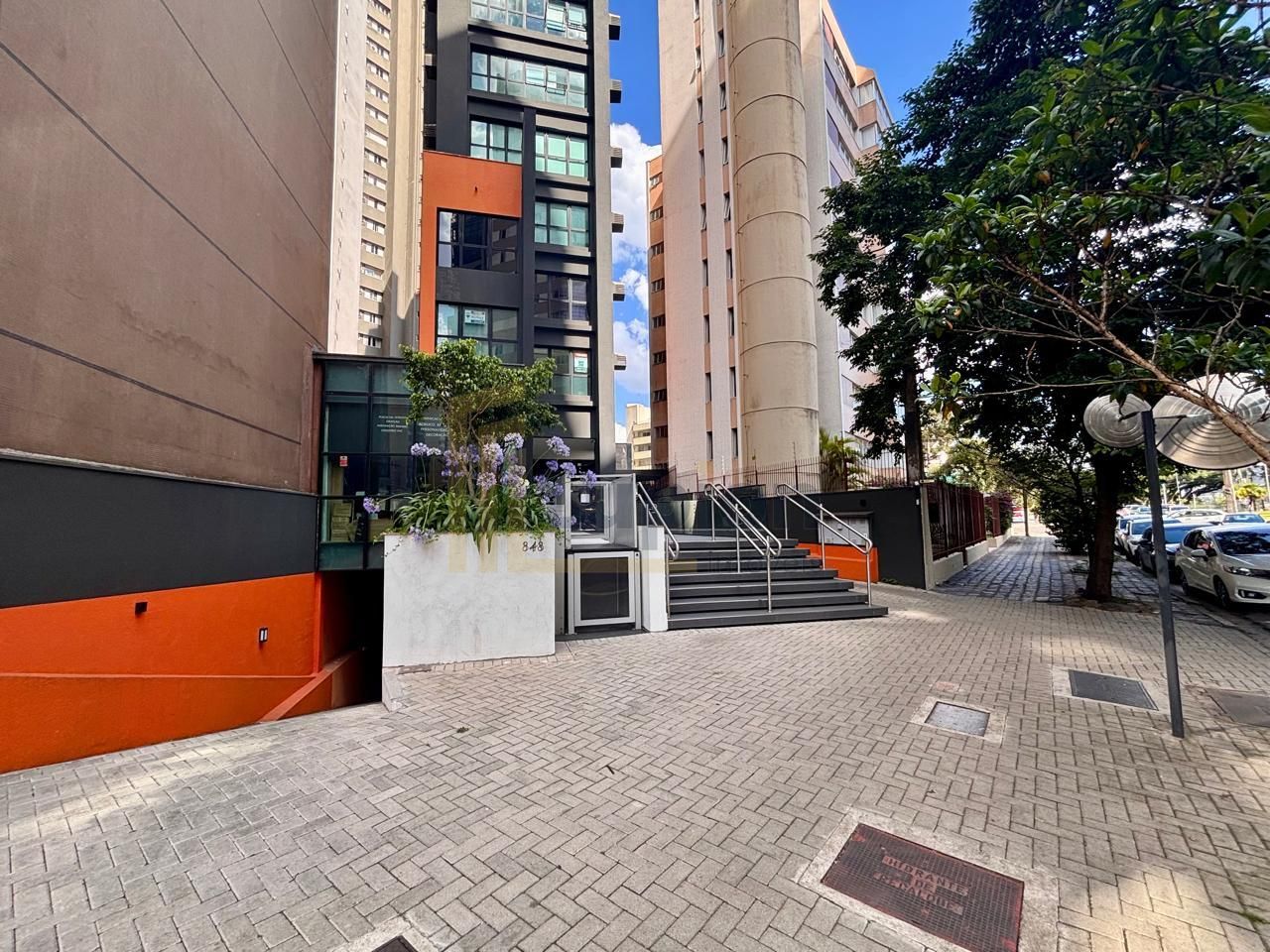 Sala Comercial no Champagnat com Batel  32m , 1 Vaga, Pronta p...