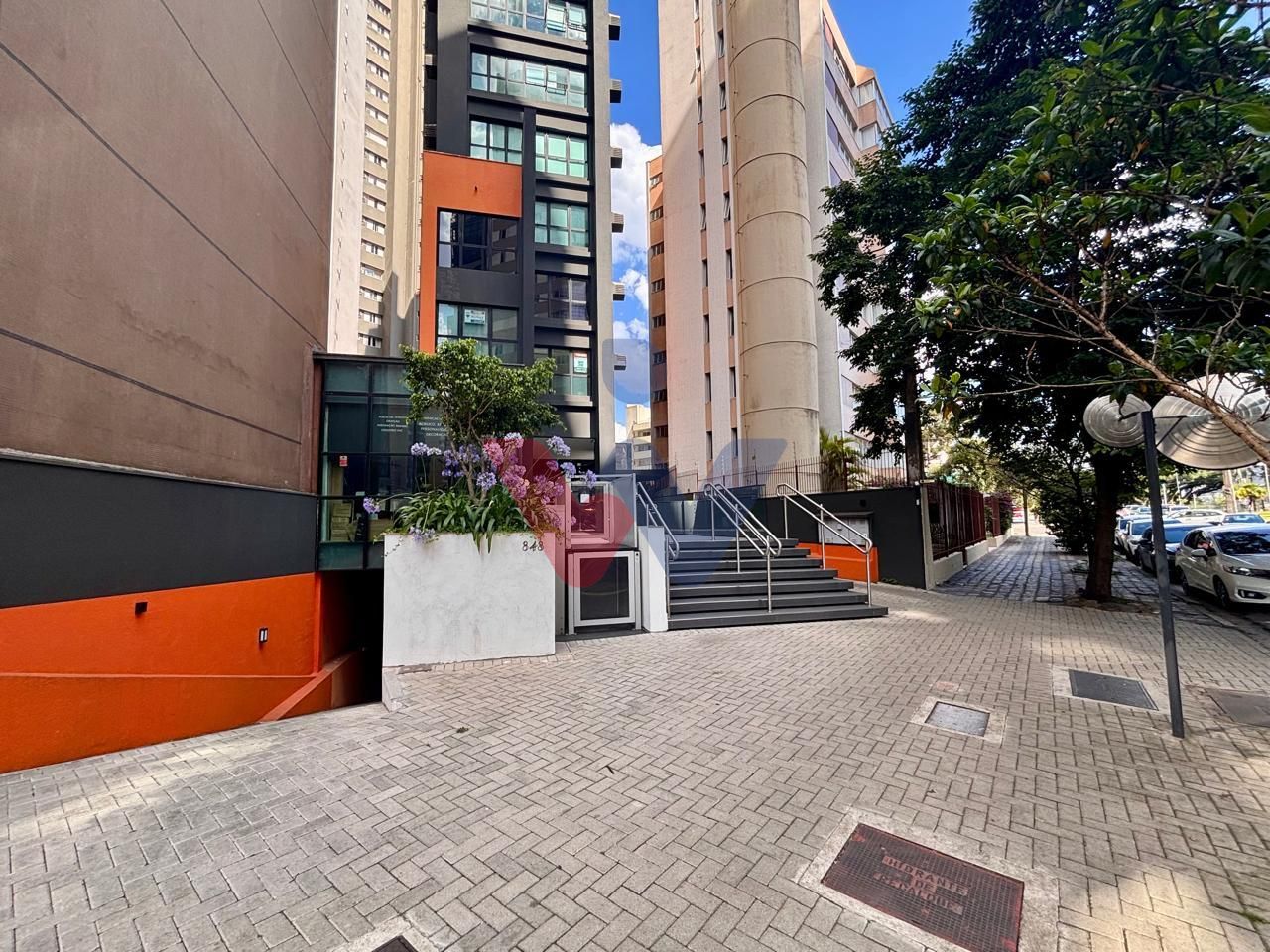 Sala Comercial no Champagnat com Batel  32m , 1 Vaga, Pronta p...