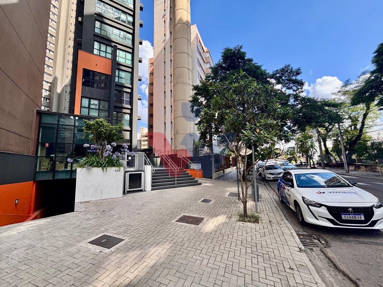 Sala Comercial no Champagnat com Batel  32m , 1 Vaga, Pronta p...