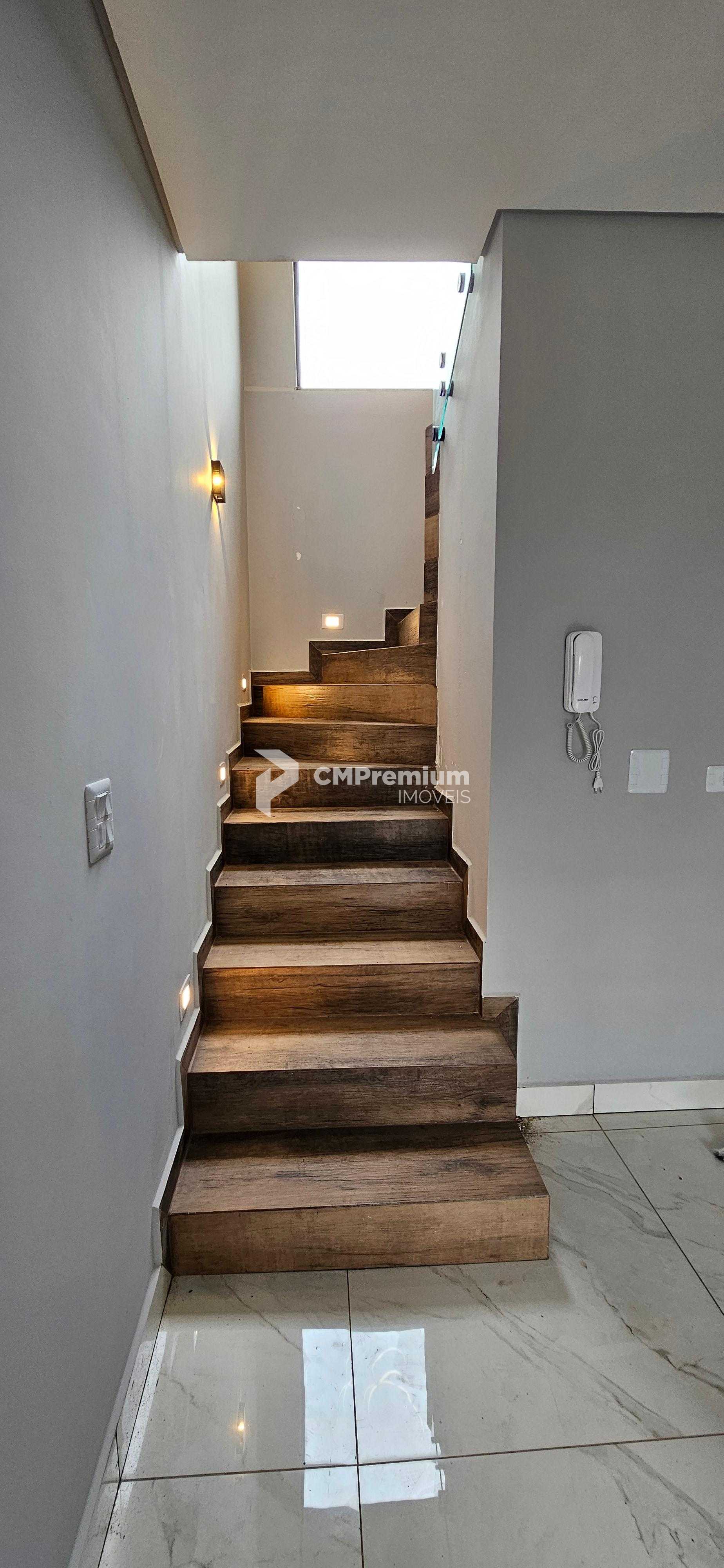 Sobrado Moderno de 120 m  com Terreno Amplo nos Fundos  São M...