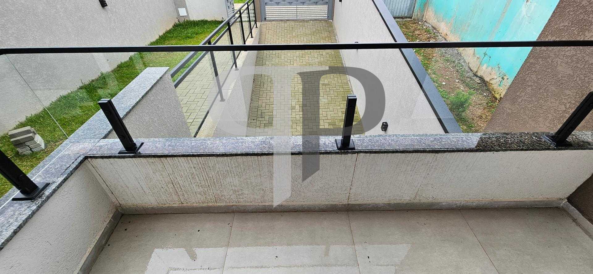 Sobrado Moderno de 120 m² com Terreno Amplo nos Fundos  São Ma...