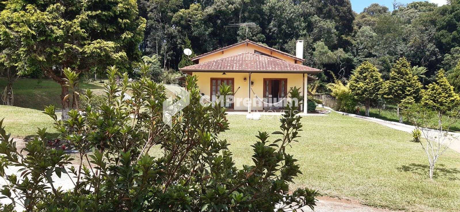 Chácara em condomínio com casa charmosa, estilo europeu com 10...