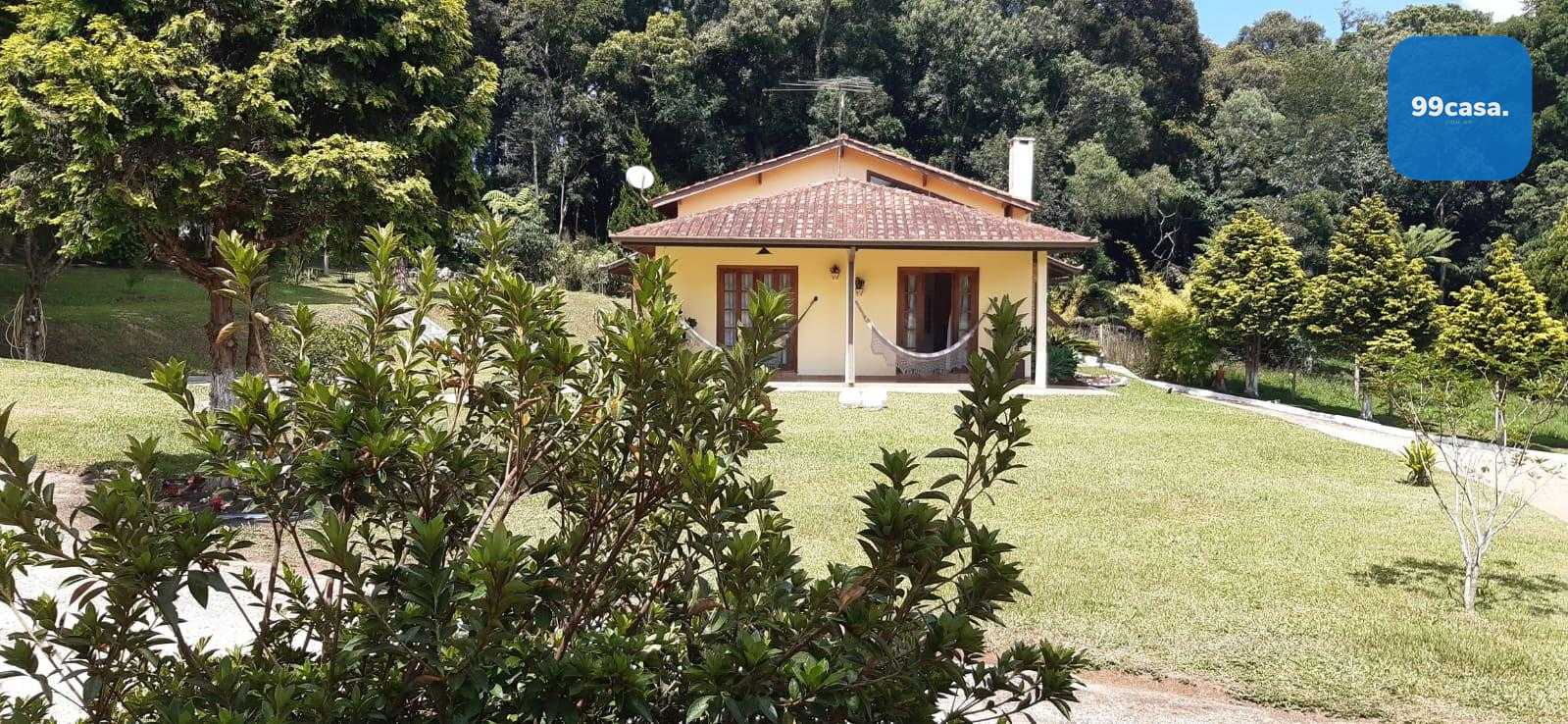 Chácara em condomínio com casa charmosa, estilo europeu com 10...