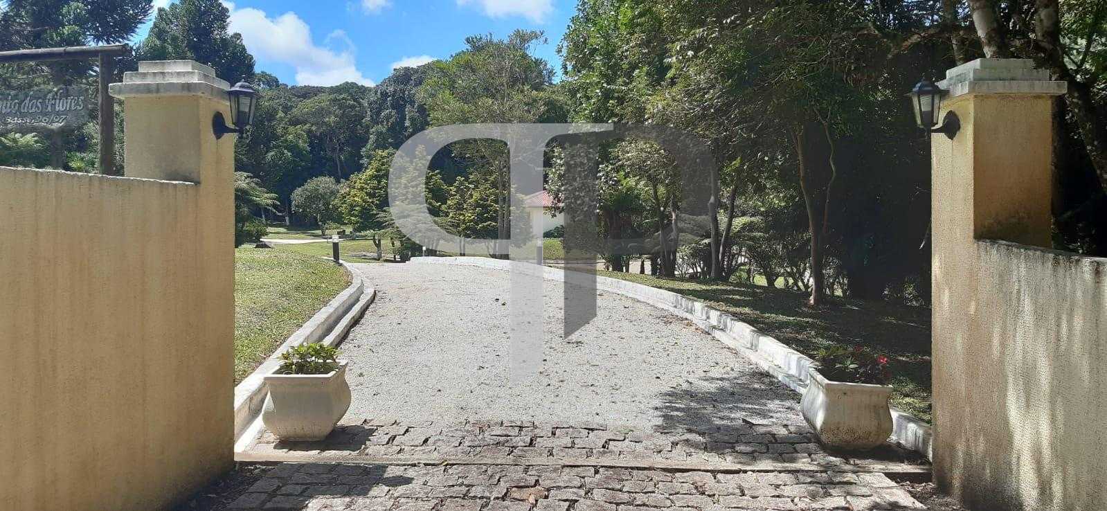 Chácara em condomínio com casa charmosa, estilo europeu com 10...