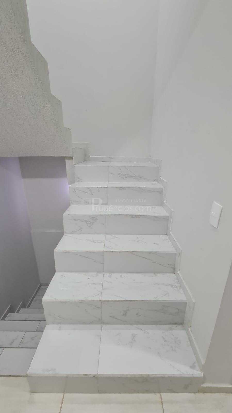 Sobrado Amplo no Condomínio Dona Hilda  6 Quartos, Churrasquei...