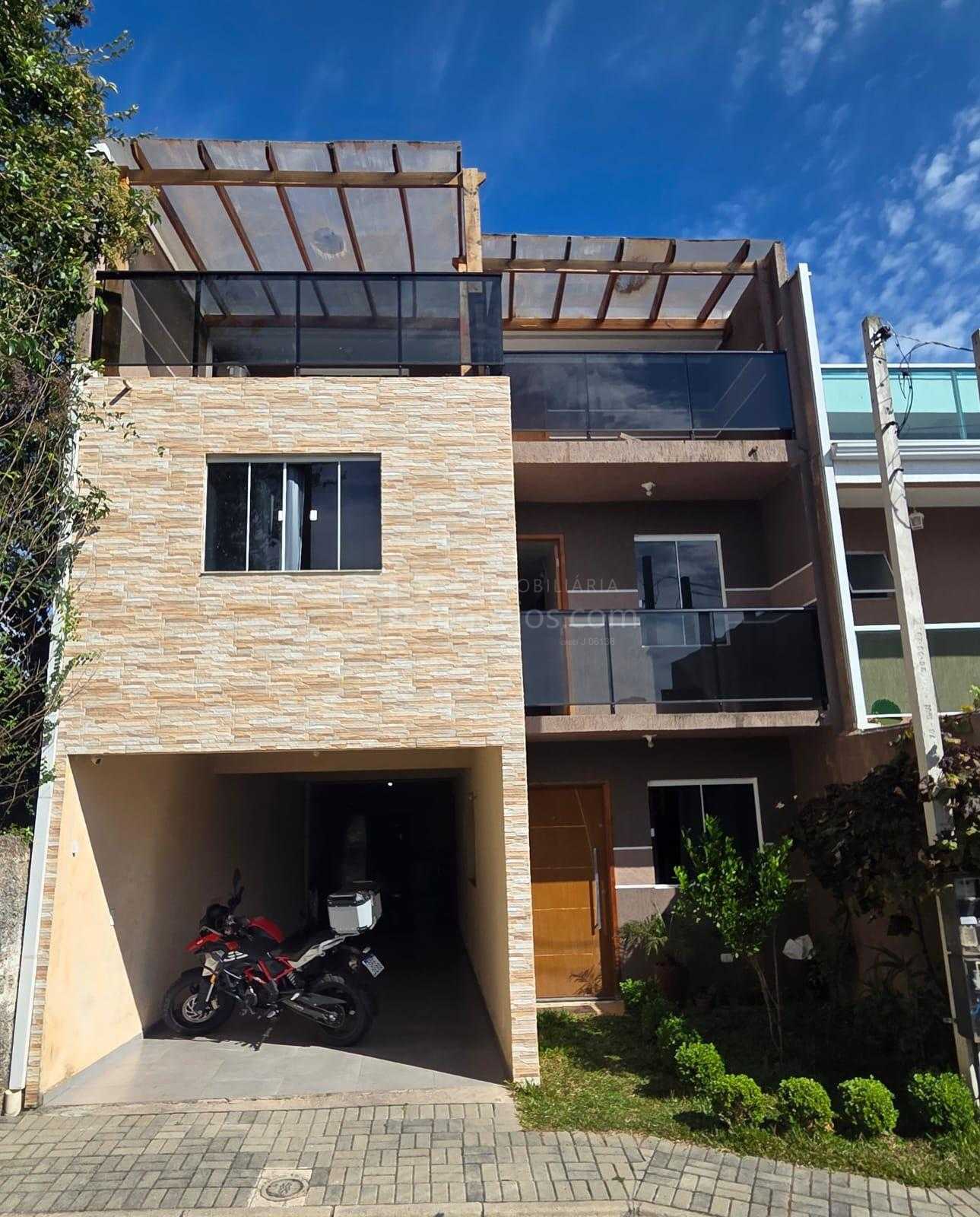 Sobrado Amplo no Condomínio Dona Hilda  6 Quartos, Churrasquei...