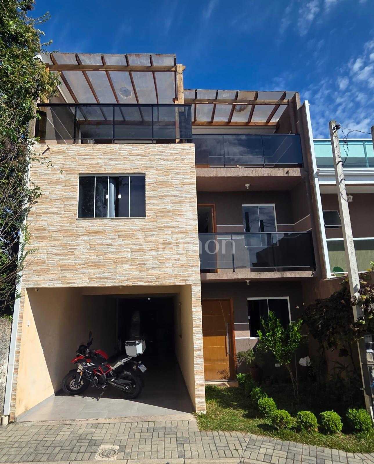 Sobrado Amplo no Condomínio Dona Hilda  6 Quartos, Churrasquei...