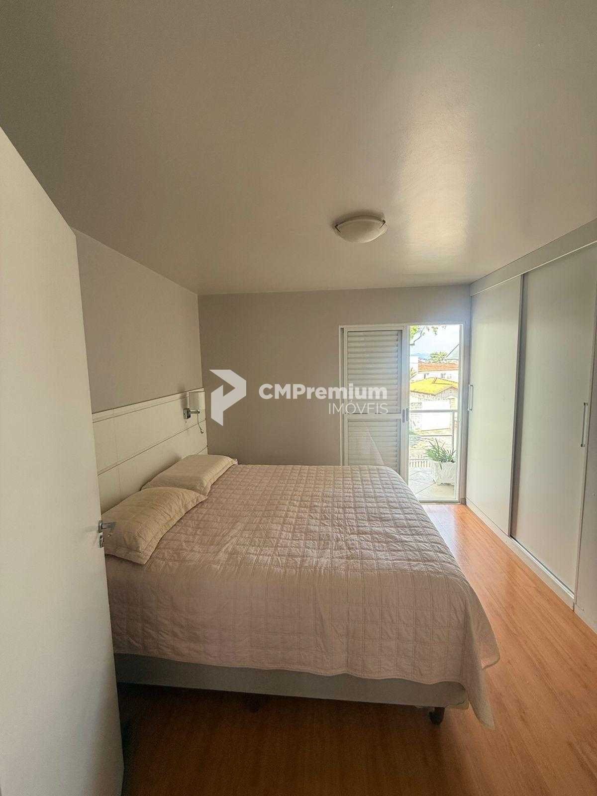 Casa ampla com 546 m  de terreno, 230 m  construídos, área gou...