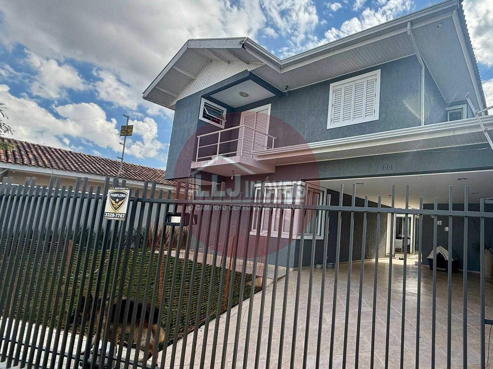 Casa com 3 quartos, suíte, área gourmet e espaço para viver grandes momento