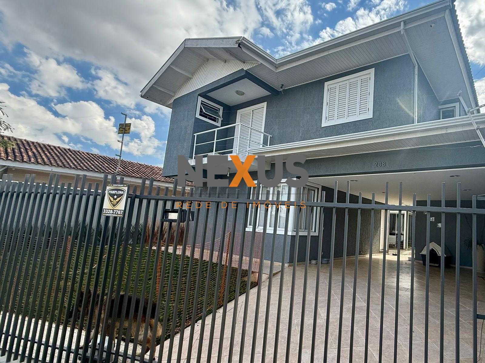 Casa com 3 quartos, suíte, área gourmet e espaço para viver gr...