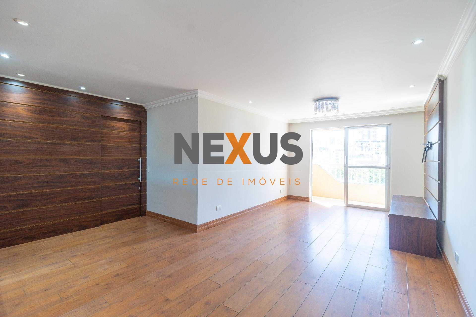 Apartamento de 100 m , ensolarado e desocupado no melhor do Ág...