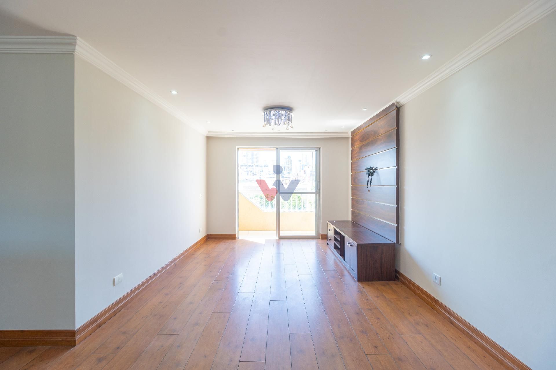 Apartamento de 100 m , ensolarado e desocupado no melhor do Ág...