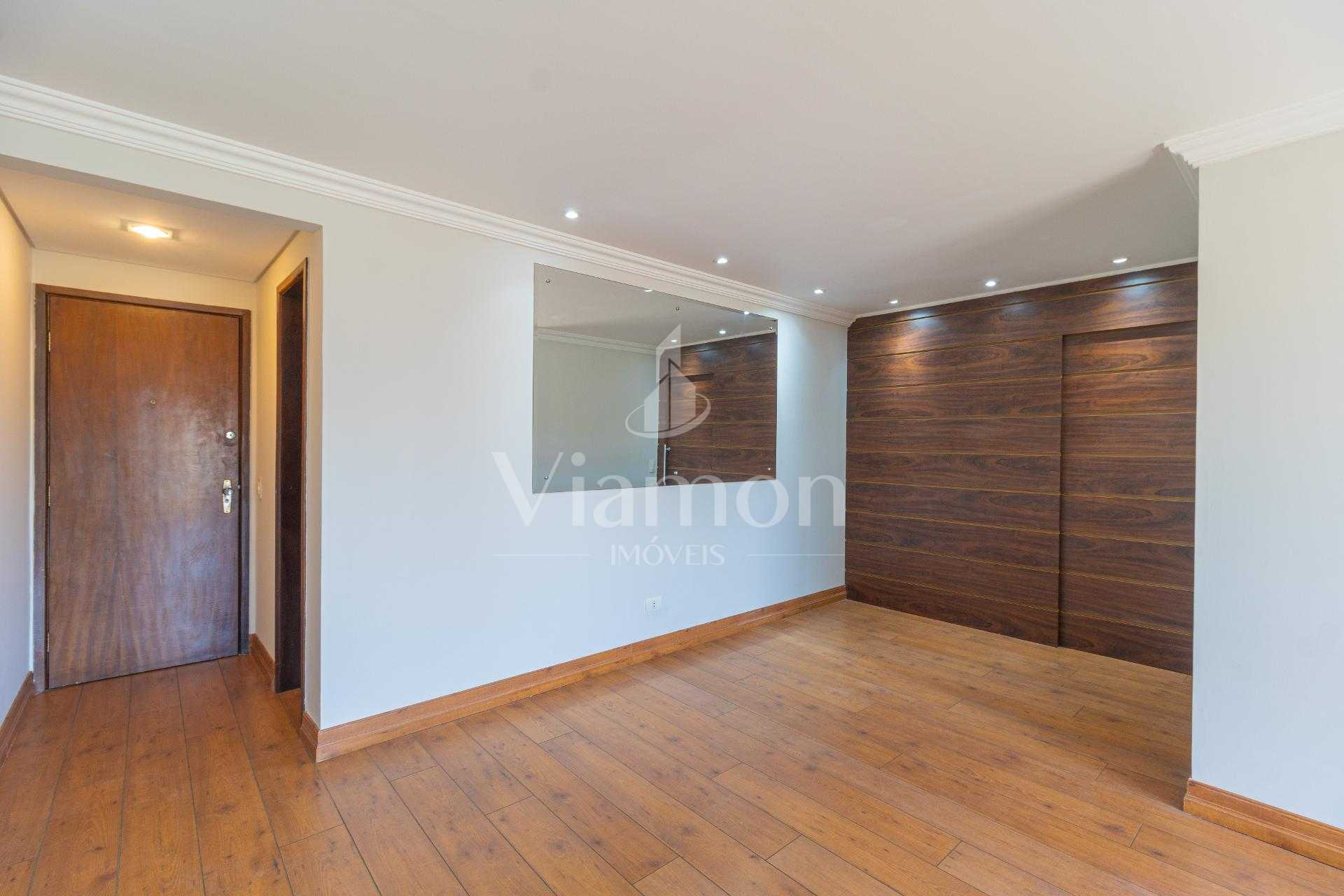 Apartamento de 100 m , ensolarado e desocupado no melhor do Ág...