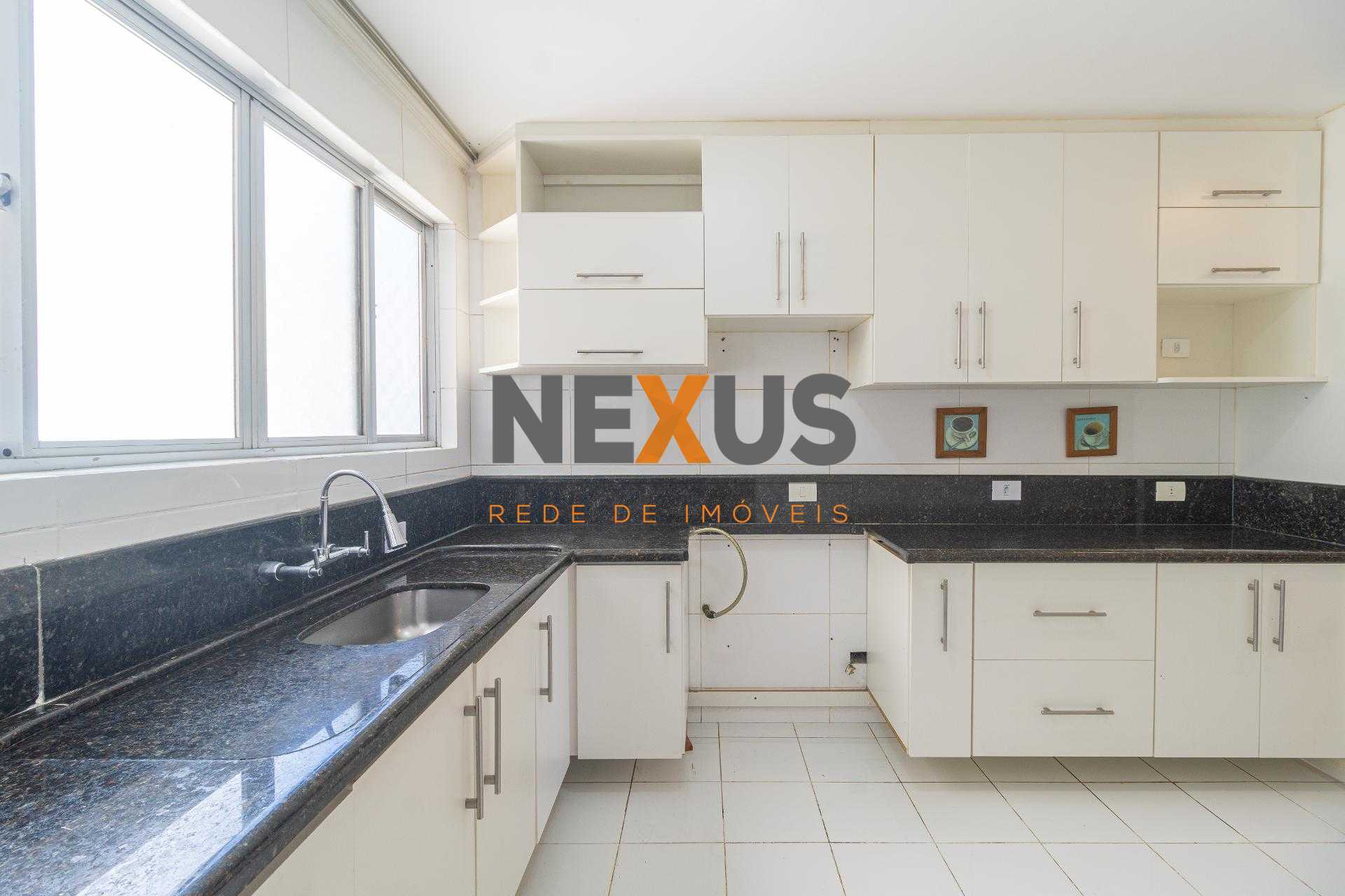 Apartamento de 100 m , ensolarado e desocupado no melhor do Ág...