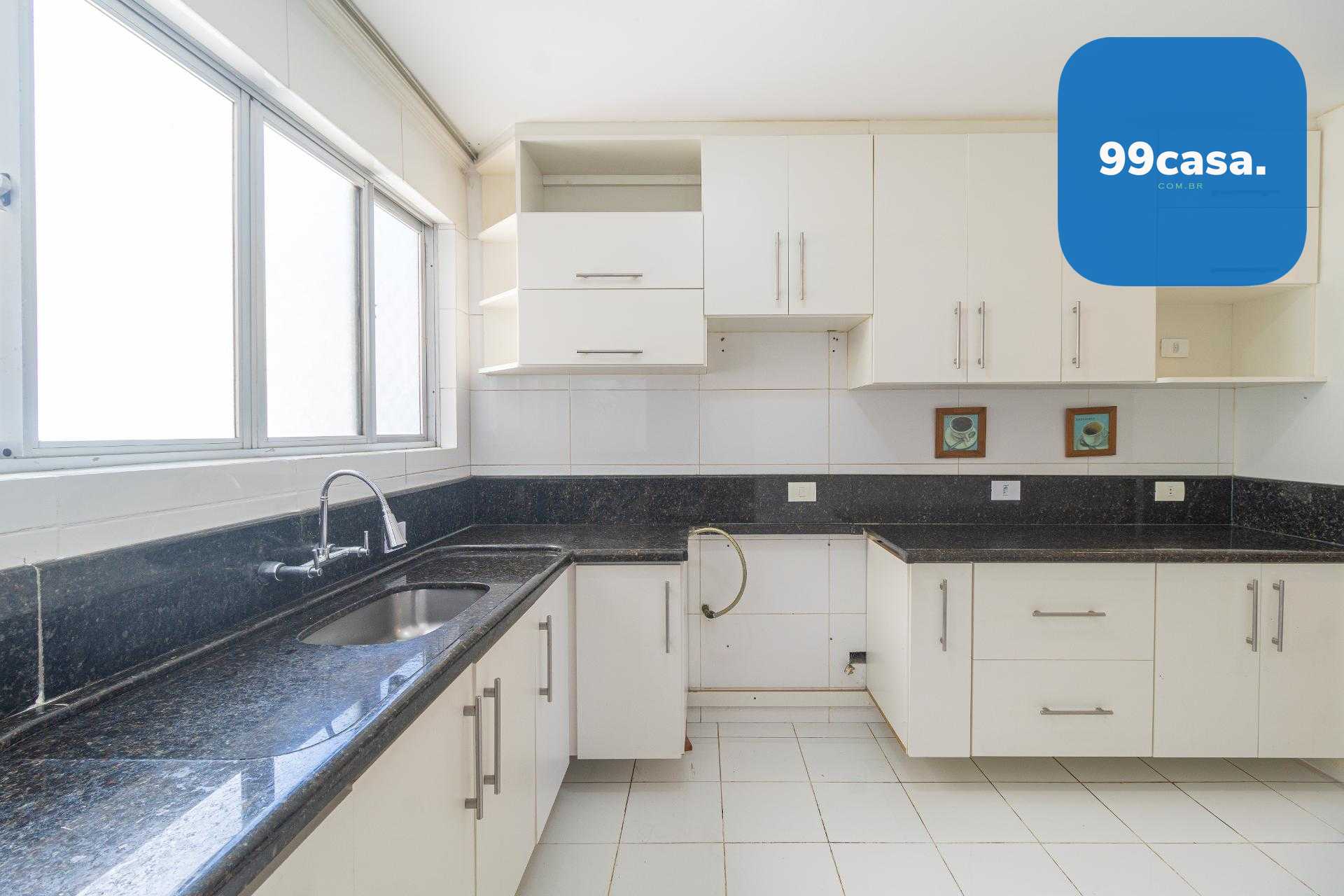 Apartamento de 100 m , ensolarado e desocupado no melhor do Ág...