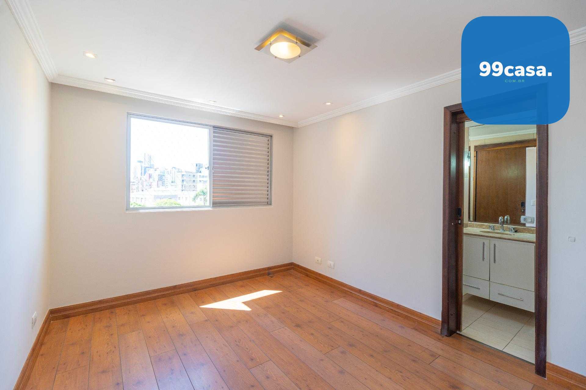 Apartamento de 100 m , ensolarado e desocupado no melhor do Ág...