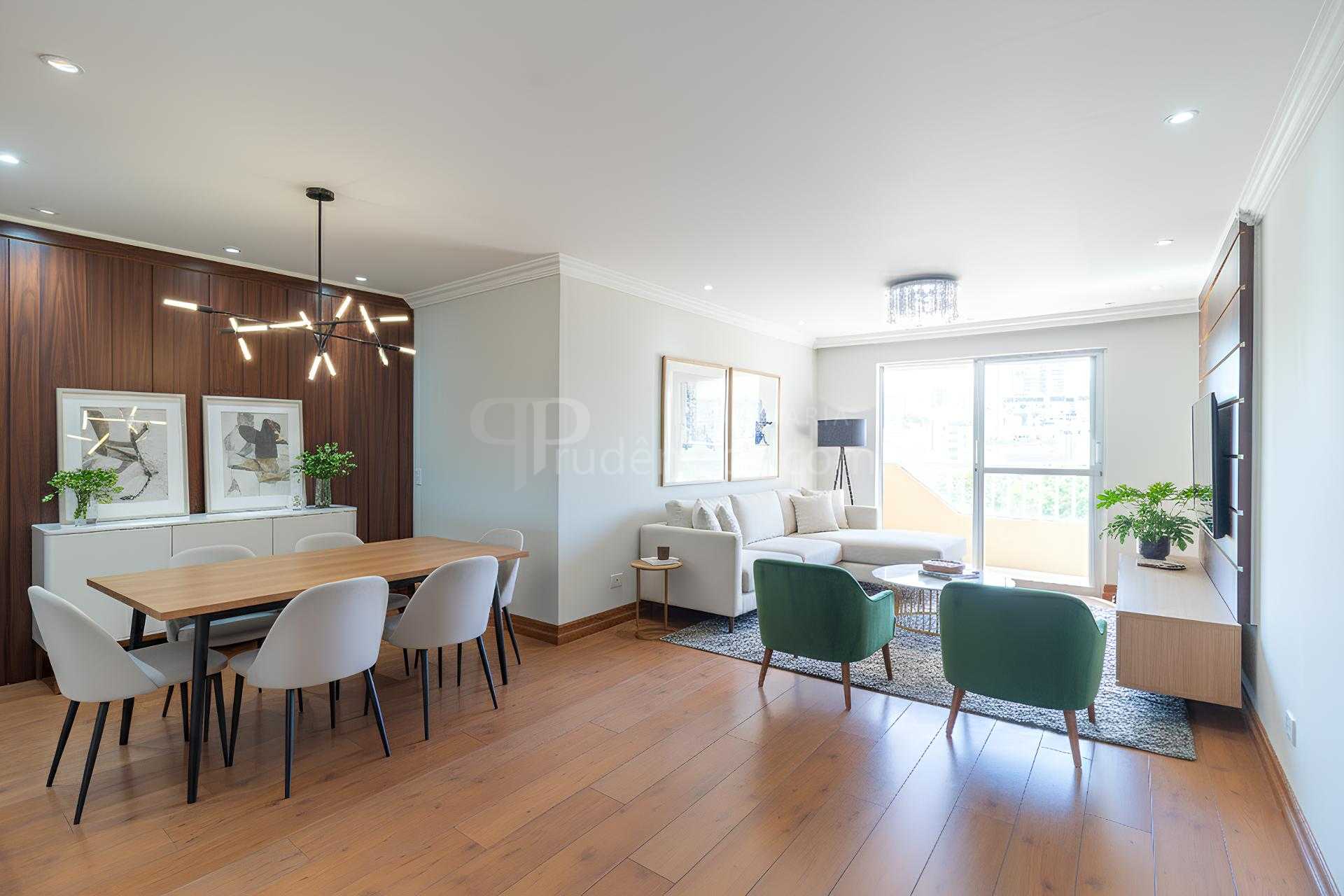 Apartamento de 100 m , ensolarado e desocupado no melhor do Ág...