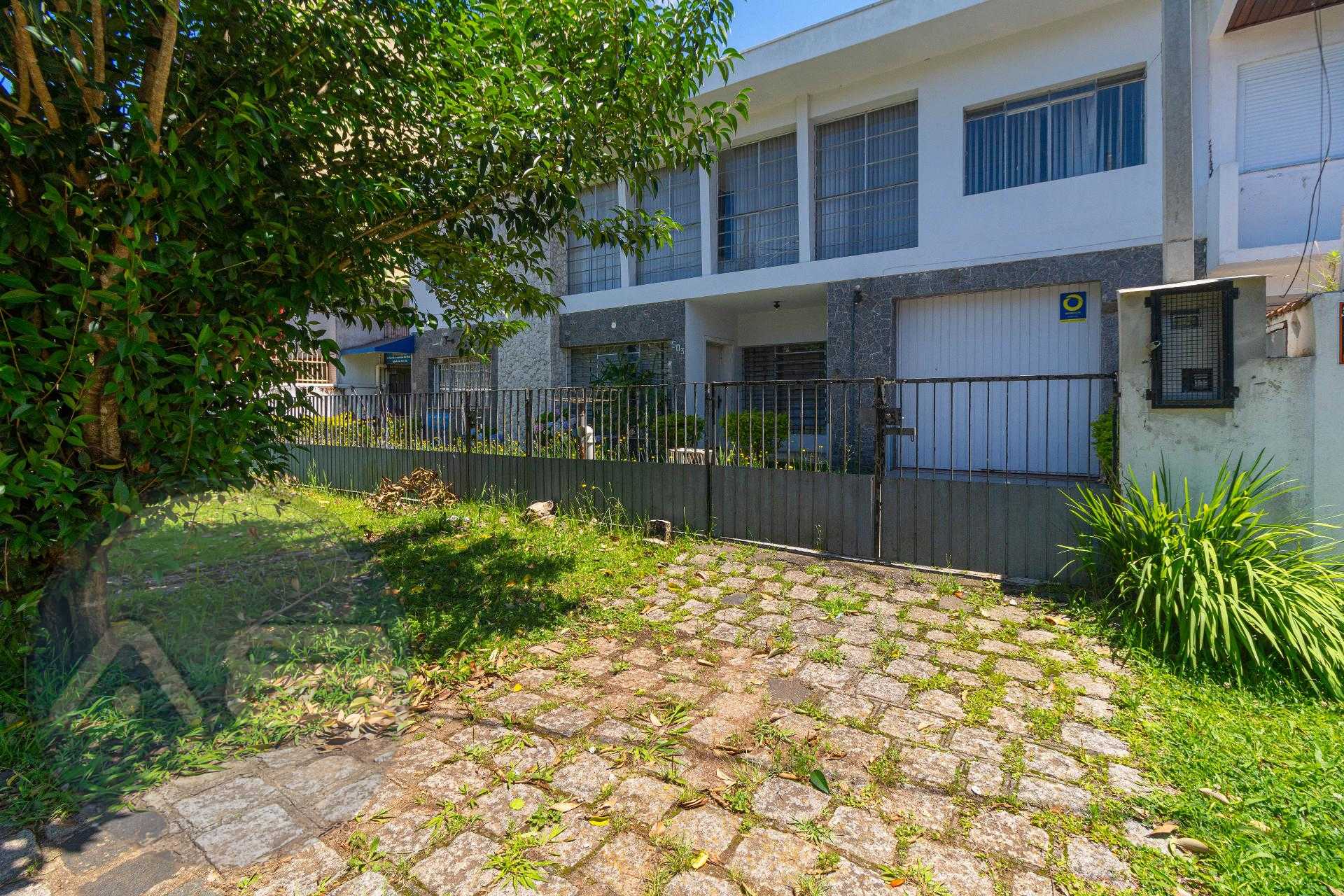 Casa ampla no Alto da XV  400m , 04 suítes, edícula com churra...