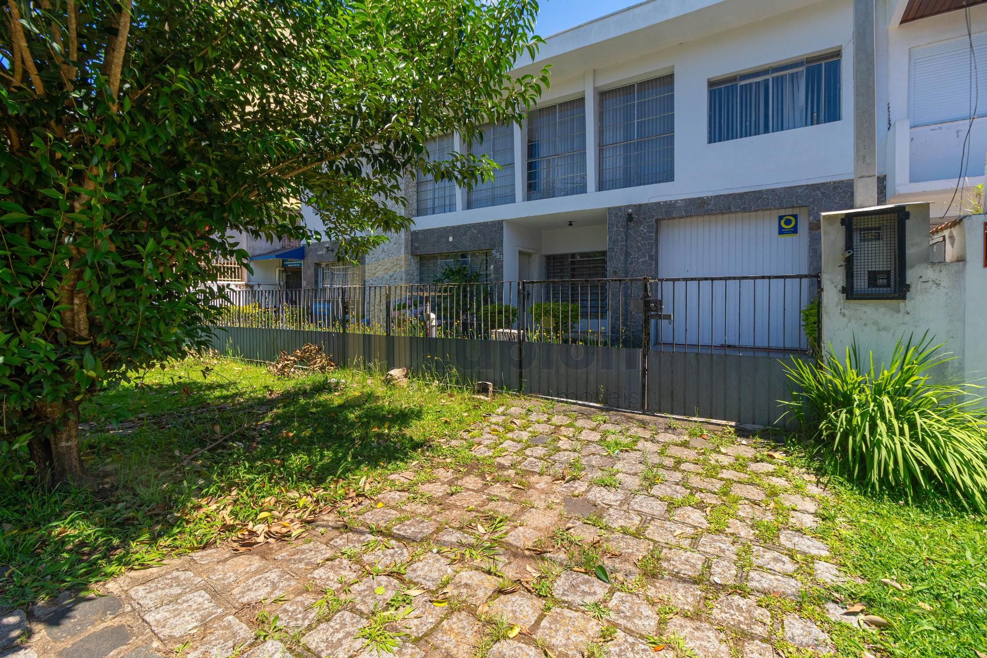 Casa ampla no Alto da XV  400m , 04 suítes, edícula com churra...