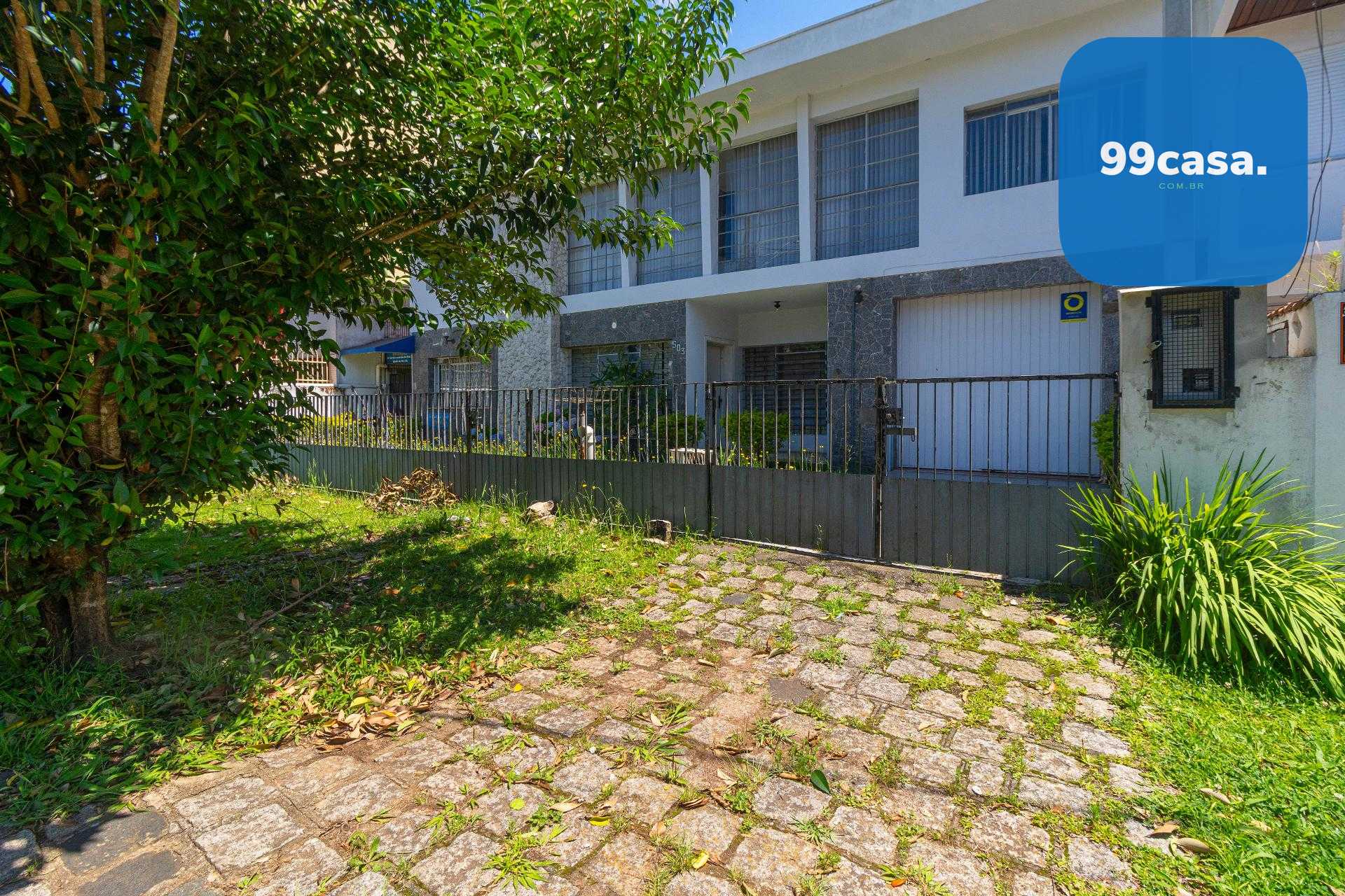 Casa ampla no Alto da XV  400m , 04 suítes, edícula com churra...