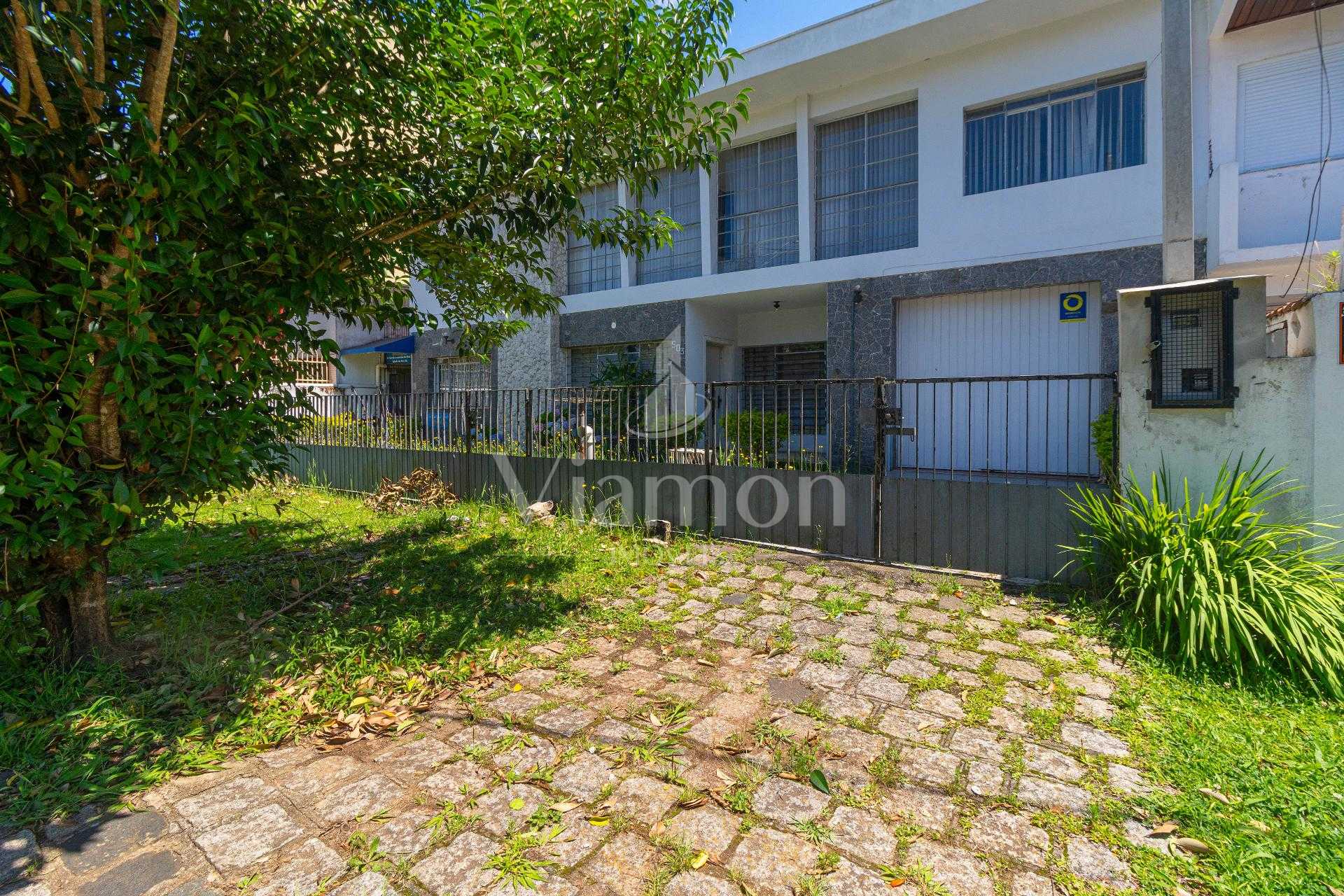 Casa ampla no Alto da XV  400m , 04 suítes, edícula com churra...