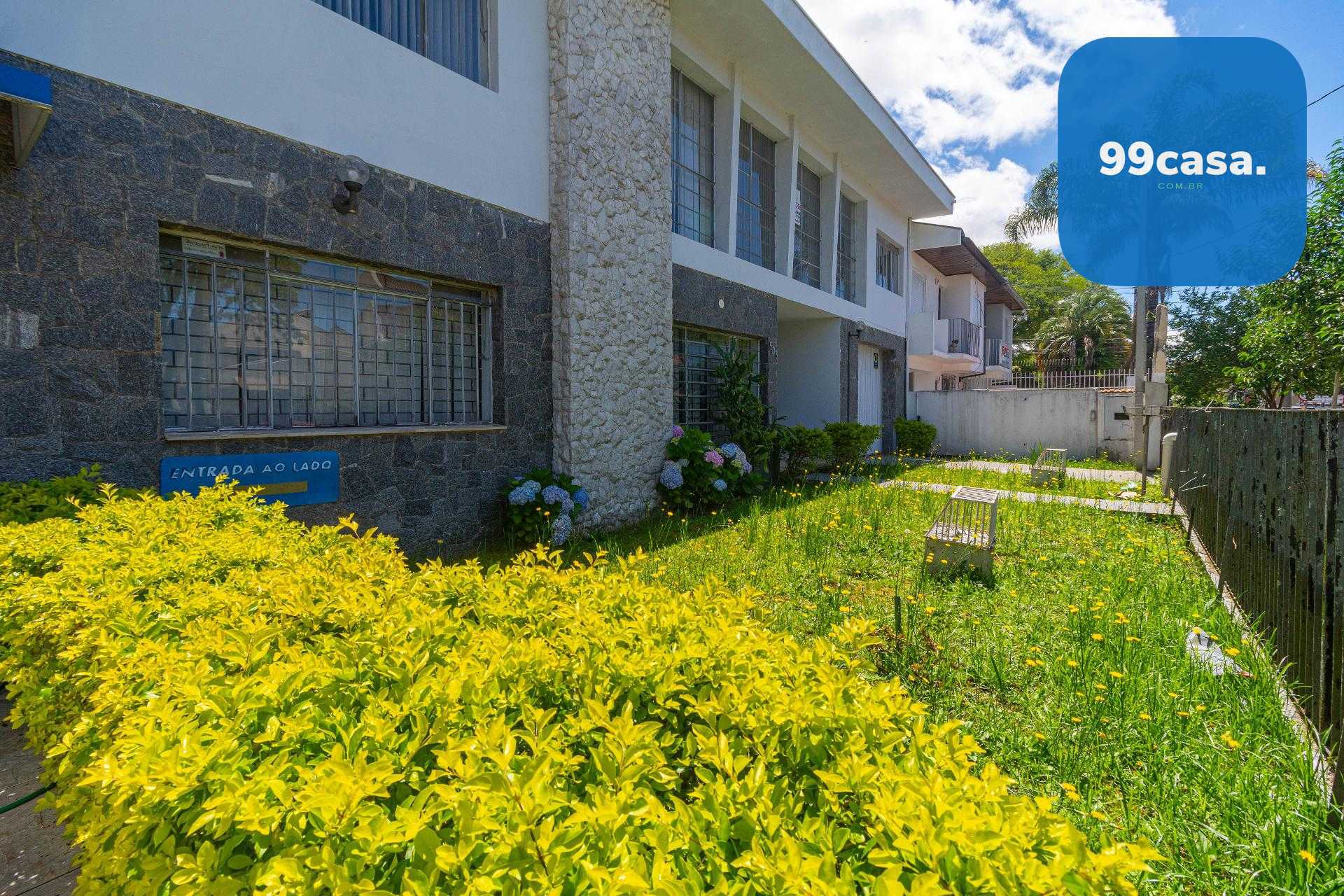 Casa ampla no Alto da XV  400m , 04 suítes, edícula com churra...