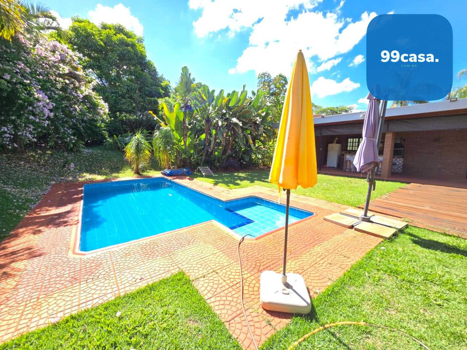 Chácara à Venda em condomínio fechado com piscina e portaria 2...