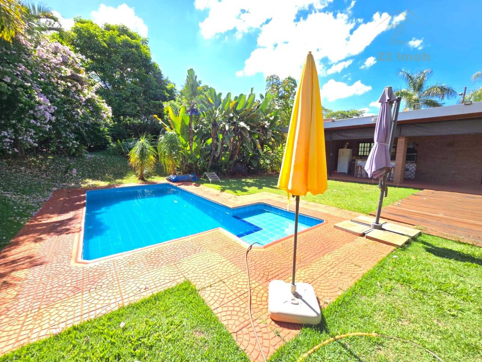 Chácara à Venda em condomínio fechado com piscina e portaria 2...